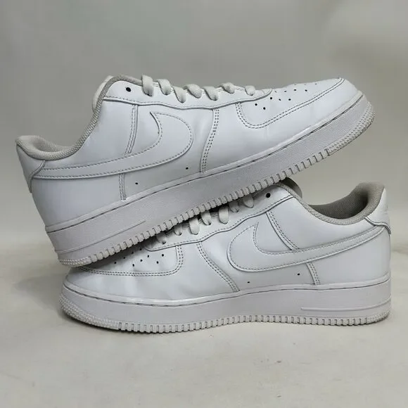 Nike Shoes Air Force 1 '07 Low “Triple White” 2024 - Picture 3 of 8